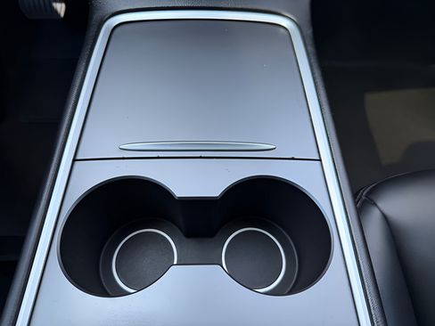 Used 2024 Tesla Model Y Long Range AWD/4WD image 48