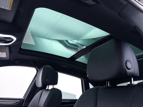 Used 2024 Porsche Macan image 5