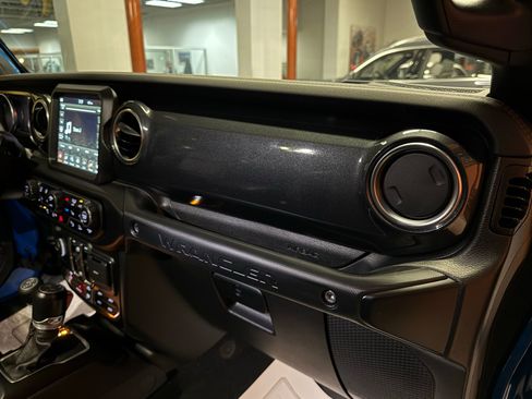 Used 2023 Jeep Wrangler Unlimited Rubicon 392 image 17