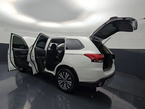 Used 2020 Mitsubishi Outlander SE AWD/4WD image 34