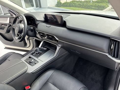 Used 2024 MAZDA CX-90 Plug-In Hybrid w/ Preferred AWD/4WD image 32