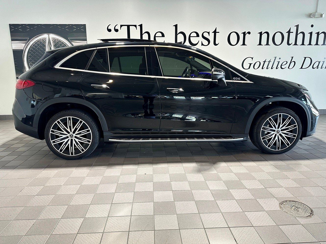 Certified 2023 Mercedes-Benz EQE 350+ 4MATIC SUV w/ Pinnacle Trim Package image 3