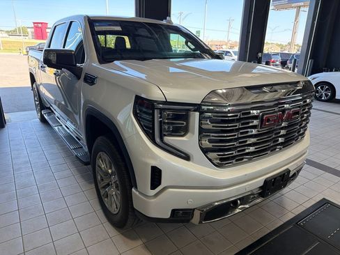 Used 2024 GMC Sierra 1500 Denali w/ Technology Package RWD image 3