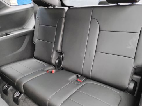 Used 2023 Chevrolet Traverse LT w/ LPO, Floor Liner Package image 18