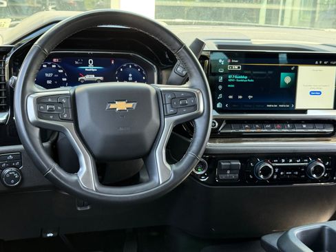 Used 2025 Chevrolet Silverado 1500 LT image 42