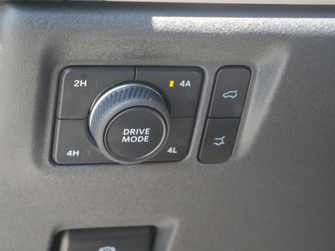 Certified 2025 Ford Expedition Active AWD/4WD image 5