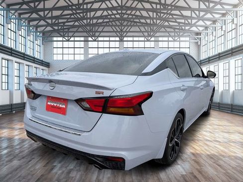 Used 2023 Nissan Altima 2.5 SR FWD image 4