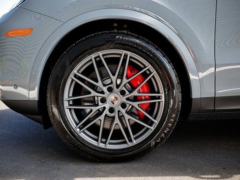New 2026 Porsche Cayenne S image 16