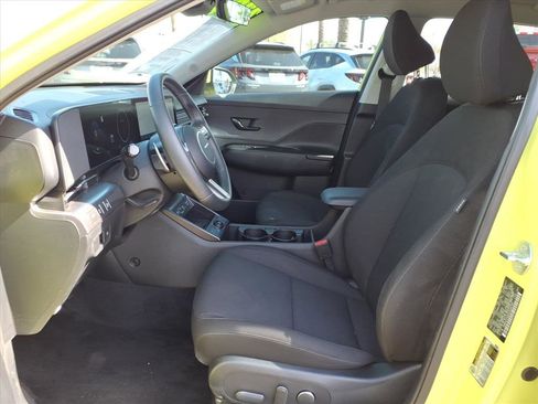 Certified 2025 Hyundai Kona SEL image 19