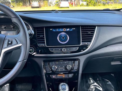 Used 2021 Buick Encore Preferred AWD/4WD image 8