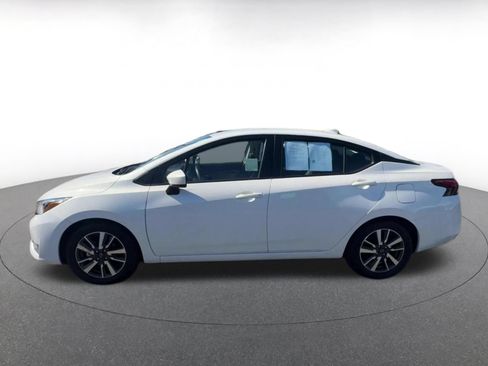 Used 2025 Nissan Versa SV FWD image 9