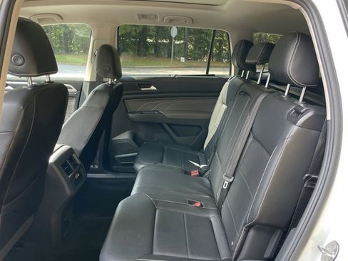 Used 2022 Volkswagen Atlas SEL R-Line image 15