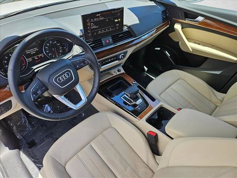 Used 2023 Audi Q5 2.0T Premium w/ Convenience Package AWD/4WD image 12