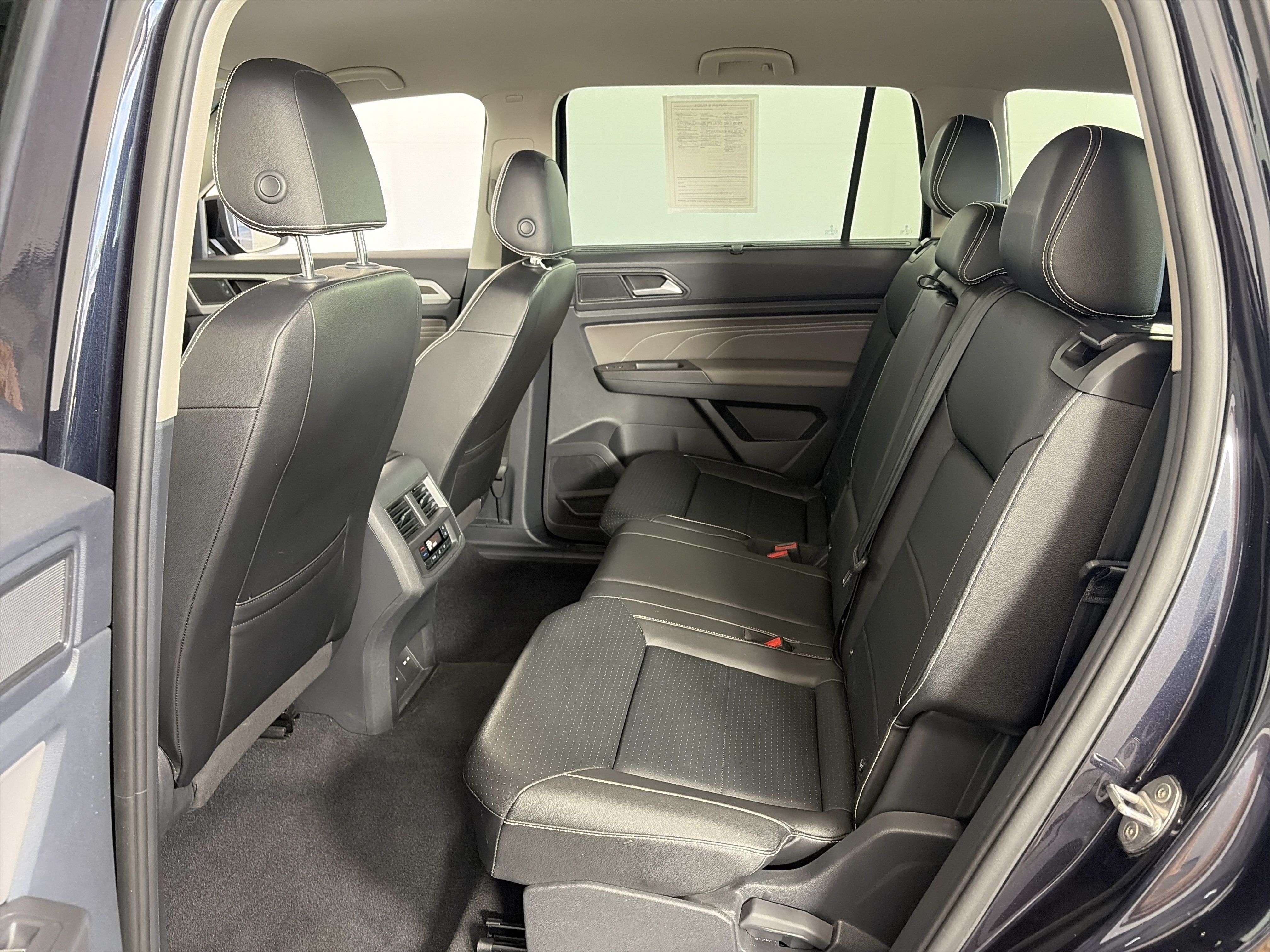 Used 2023 Volkswagen Atlas SE AWD/4WD image 7
