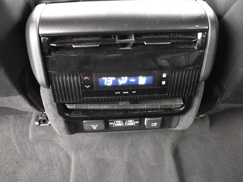 Used 2024 Jeep Wagoneer L 4WD image 19