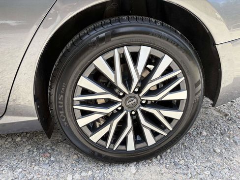 Used 2024 Nissan Altima 2.5 SV image 29