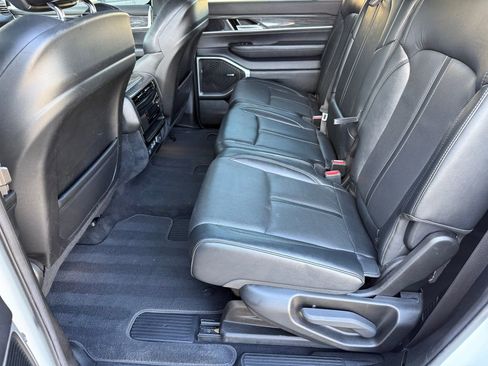 Used 2022 Jeep Wagoneer Series II AWD/4WD image 20