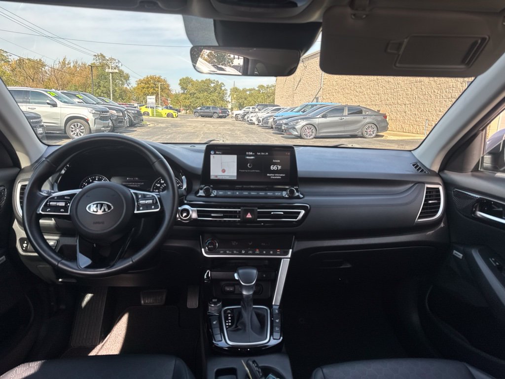 Used 2021 Kia Seltos SX w/ SX Sunroof Package AWD/4WD image 12
