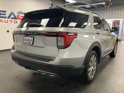 Used 2025 Ford Explorer Active w/ Active Comfort Package AWD/4WD image 11
