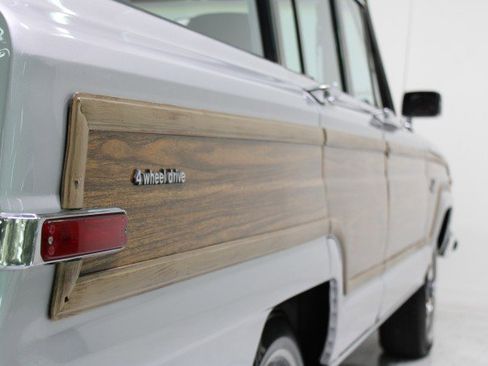Used 1986 Jeep Grand Wagoneer image 45