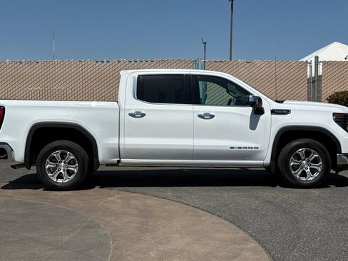 Certified 2025 GMC Sierra 1500 SLT RWD image 3