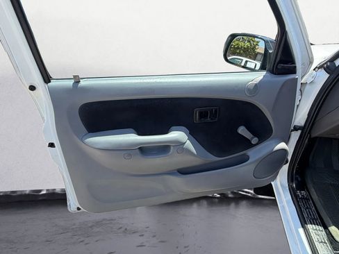 Used 2002 Toyota Tacoma 2WD Regular Cab image 14