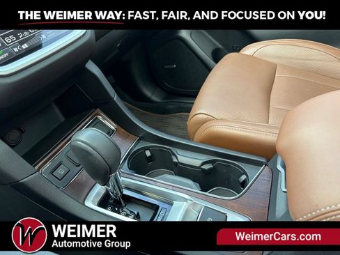 Used 2024 Subaru Ascent Touring AWD/4WD image 34