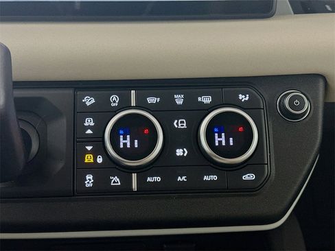 Used 2020 Land Rover Defender 110 S image 18
