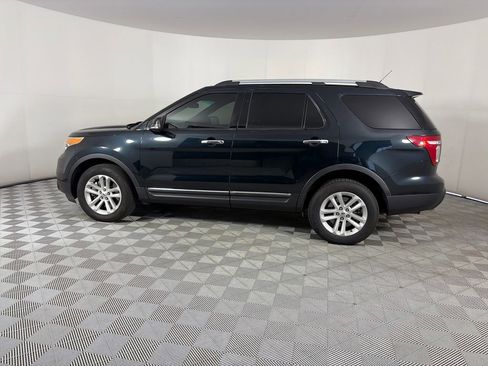 Used 2015 Ford Explorer XLT w/ Equipment Group 202A image 4