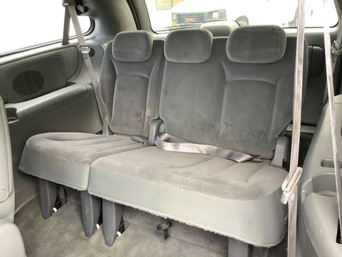Used 2006 Chrysler Town & Country LX w/ Popular Equipment Group II FWD image 22