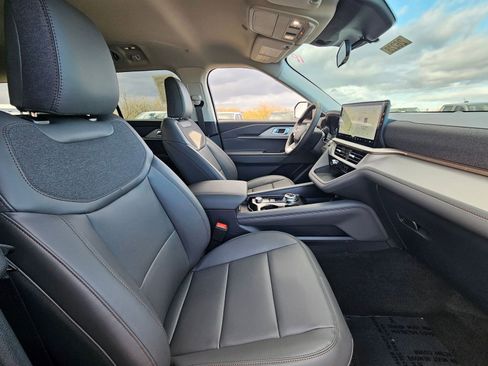 New 2026 Ford Explorer Active w/ Active Comfort Package image 31