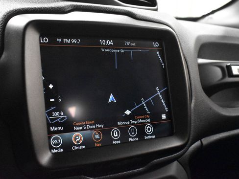 Used 2021 Jeep Renegade Latitude AWD/4WD image 19