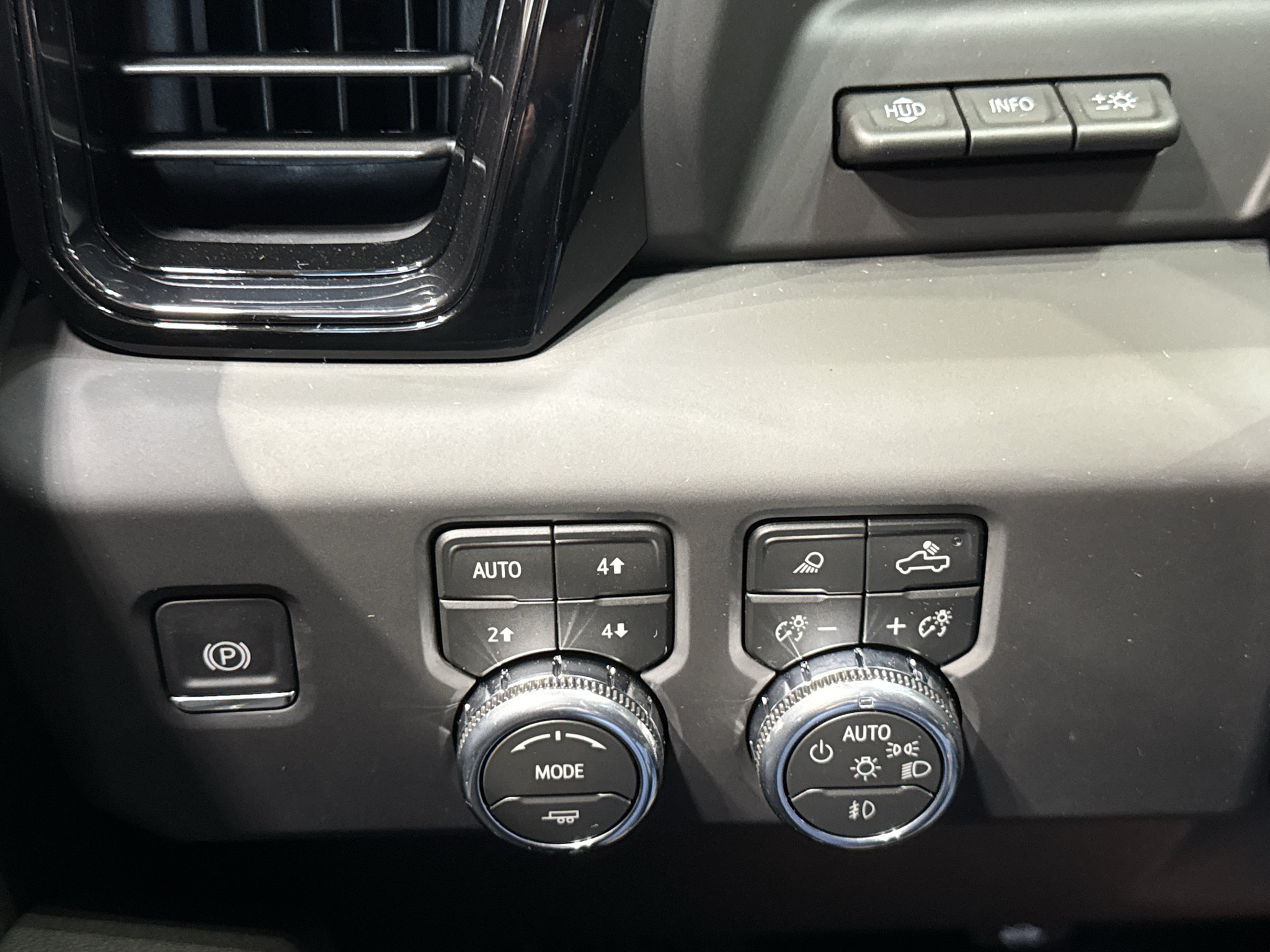 New 2026 GMC Sierra 2500 AT4 w/ AT4 Premium Plus Package AWD/4WD image 40
