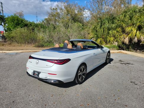 Used 2024 Mercedes-Benz CLE 300 4MATIC Cabriolet image 4