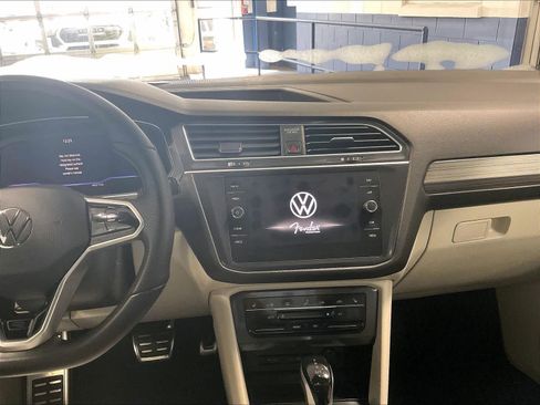 Used 2022 Volkswagen Tiguan SEL R-Line image 18