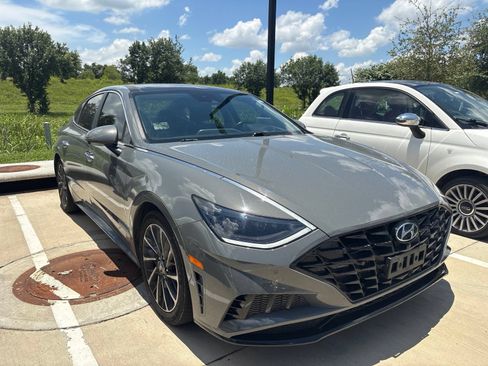 Used 2020 Hyundai Sonata Limited w/ Cargo Package FWD image 3