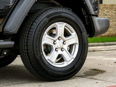 Used 2022 Jeep Wrangler Unlimited Sport w/ Sun And Sound Package image 66