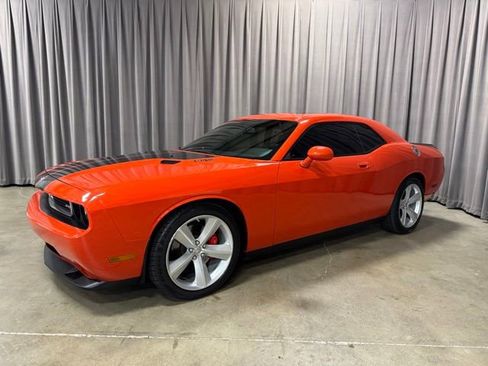 Used 2009 Dodge Challenger SRT8 RWD image 3
