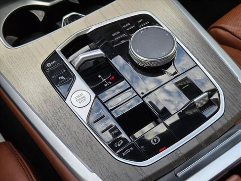 Used 2024 BMW X7 M60i AWD/4WD image 18