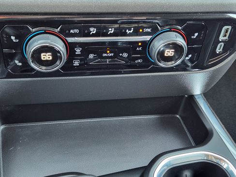 Used 2025 Chevrolet Silverado 1500 LT Trail Boss w/ Convenience Package II image 19