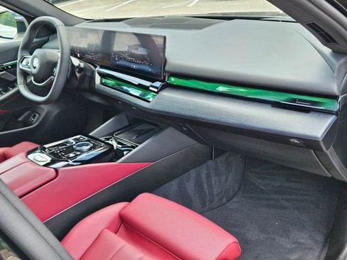 Used 2025 BMW 540i xDrive image 23