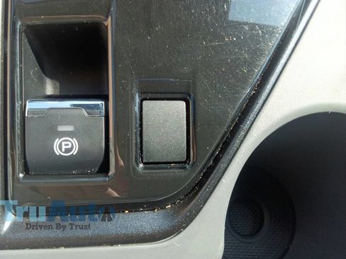 Used 2024 Subaru Crosstrek 2.5i Limited w/ Popular Package #4A AWD/4WD image 33