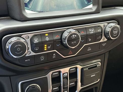 Used 2022 Jeep Gladiator Overland w/ Popular Equipment Package image 31