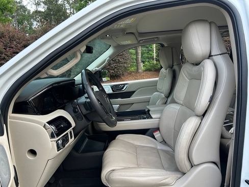 Used 2020 Lincoln Navigator Reserve w/ Luxury Package AWD/4WD image 5