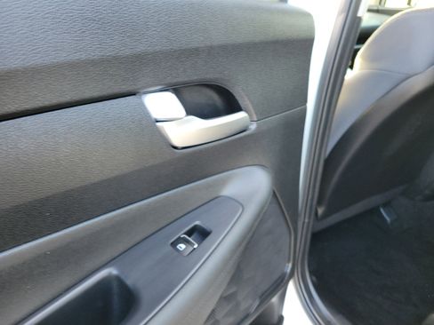 Used 2023 Hyundai Santa Fe SEL image 13