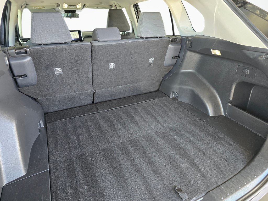 Used 2025 Toyota RAV4 XLE AWD/4WD image 17