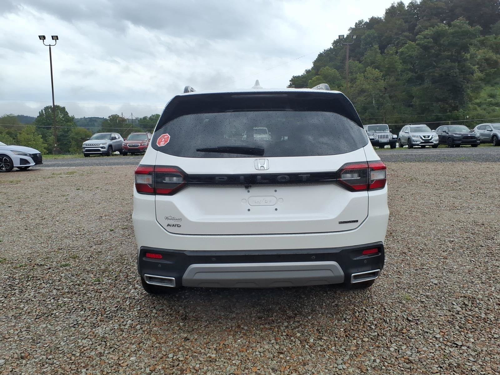 Certified 2023 Honda Pilot Touring image 6