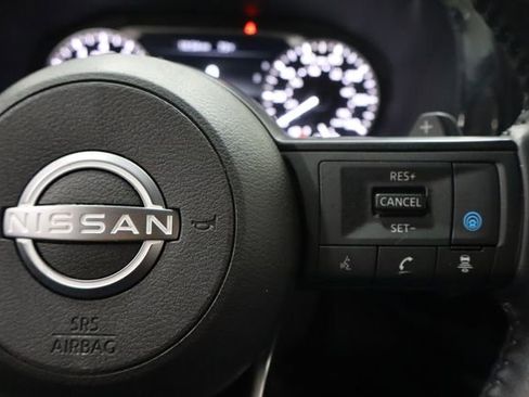 Used 2024 Nissan Pathfinder SV image 27