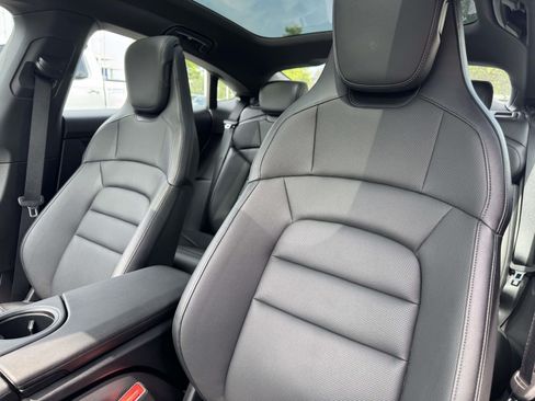 Used 2023 Porsche Taycan RWD image 32