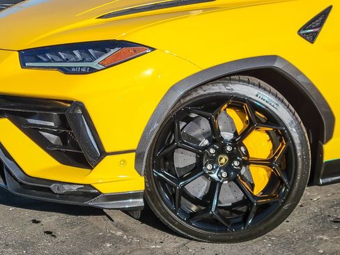 Used 2023 Lamborghini Urus Performante image 3